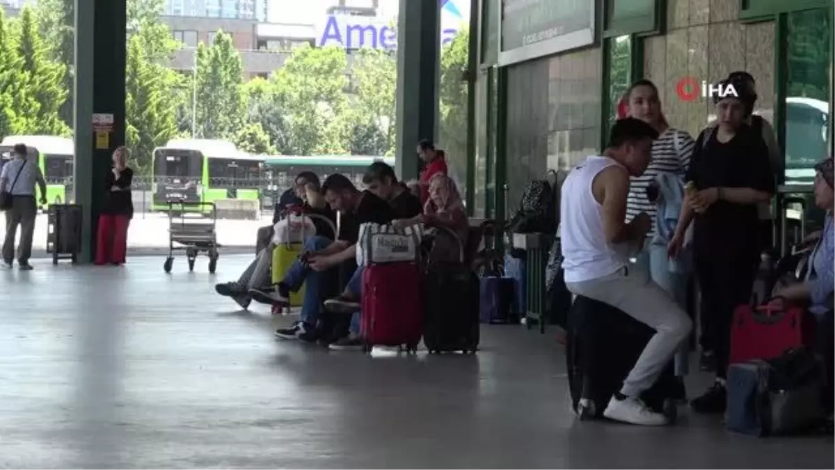 Otogarda Bayram Yoğunluğu Başladı