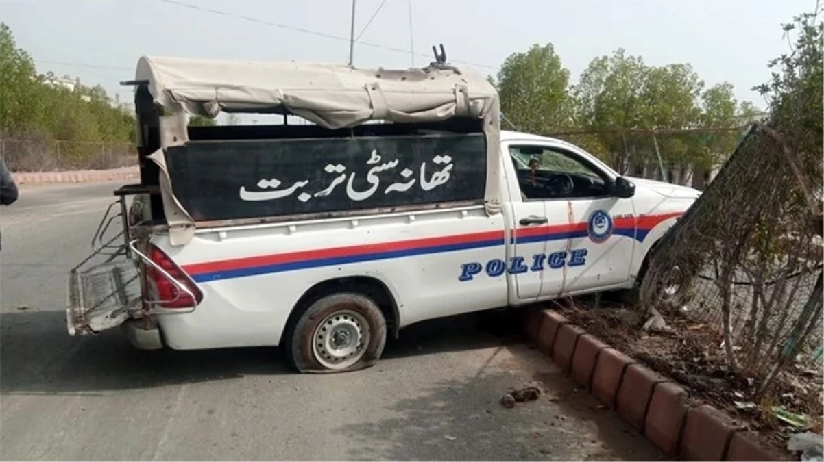 Pakistan\'da intihar saldırısı: 1 polis hayatını kaybetti, 1 polis yaralandı