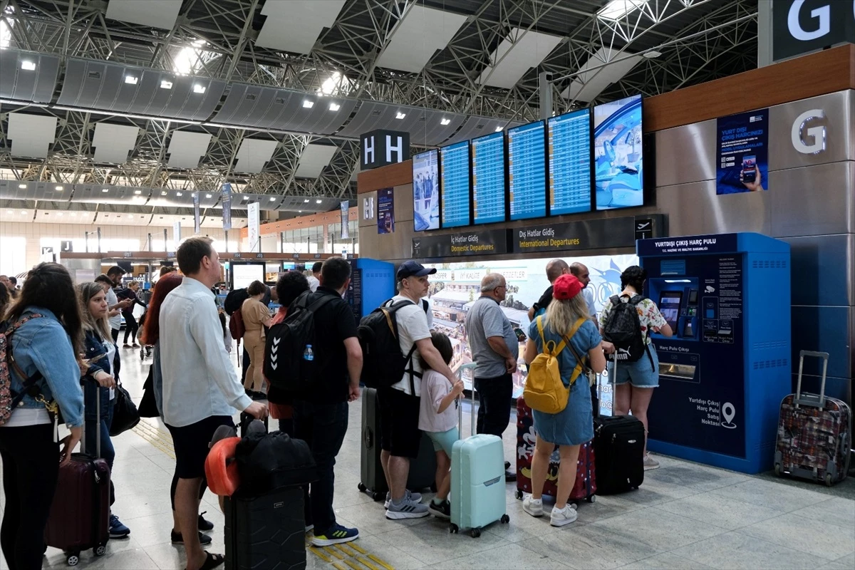 İstanbul Sabiha Gökçen Havalimanı turizm sezonu yoğunluğuna hazır