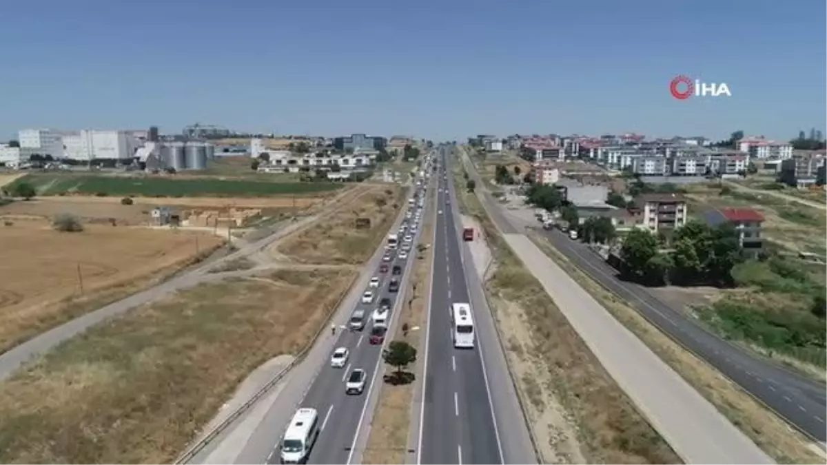 Tekirdağ-İstanbul karayolunda tatilci yoğunluğu