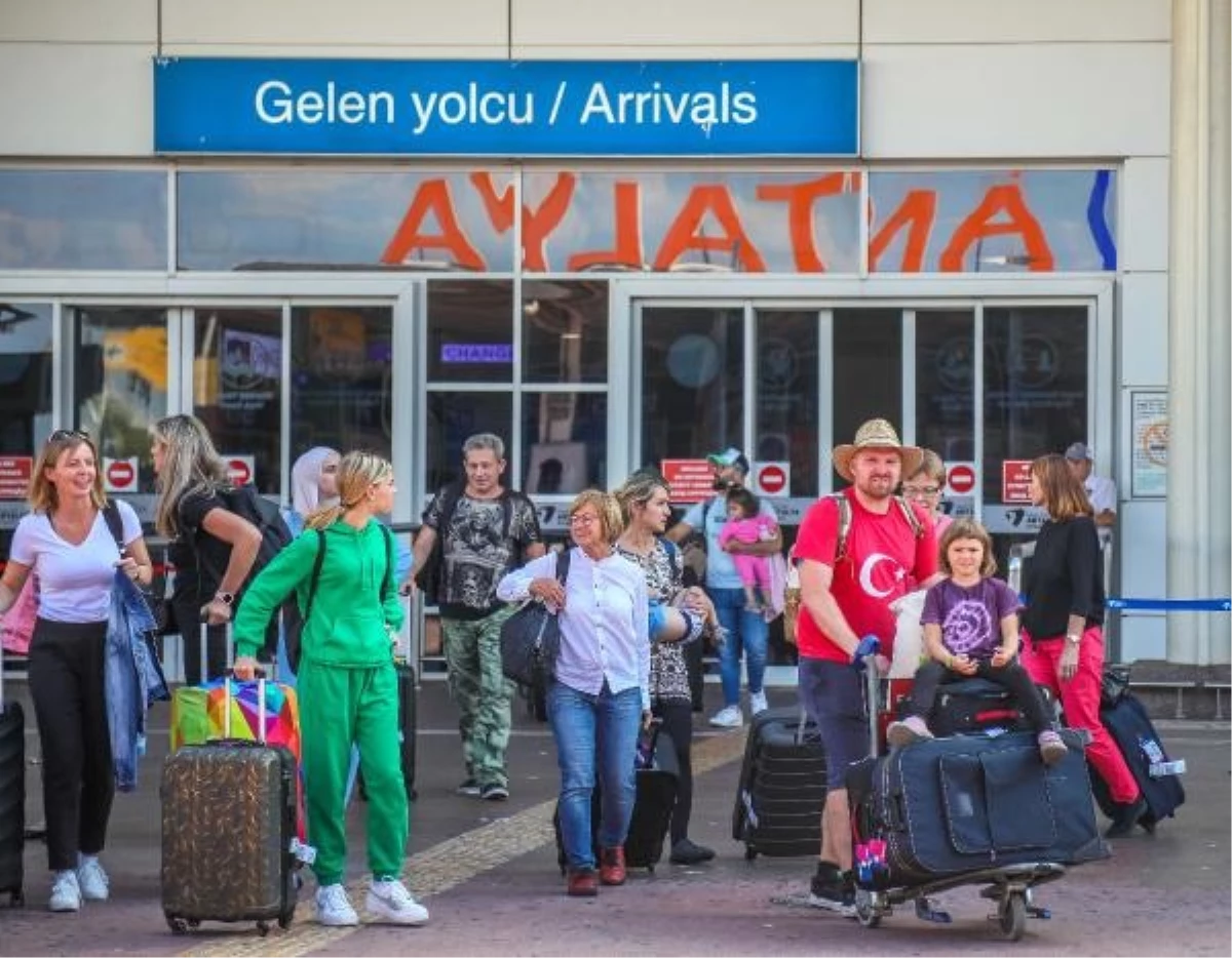 Antalya\'da 24 Haziran\'da günlük turist giriş rekoru kırıldı