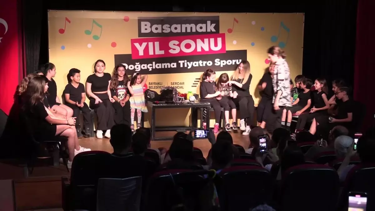 Bayraklı Belediyesi\'nin BASAMAK Kursiyerleri Yıl Sonu Gösterileriyle Alkışları Topladı