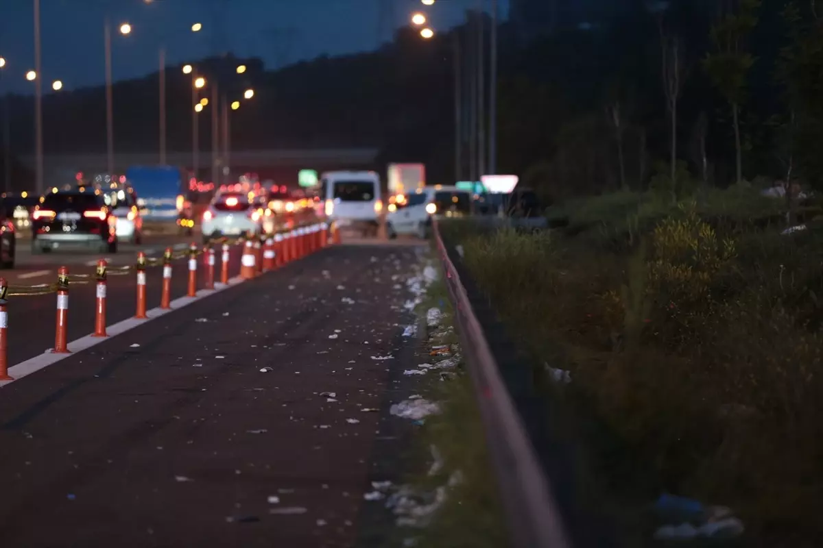 Kurban Bayramı tatilinde Anadolu Otoyolu\'nda çevre kirliliği