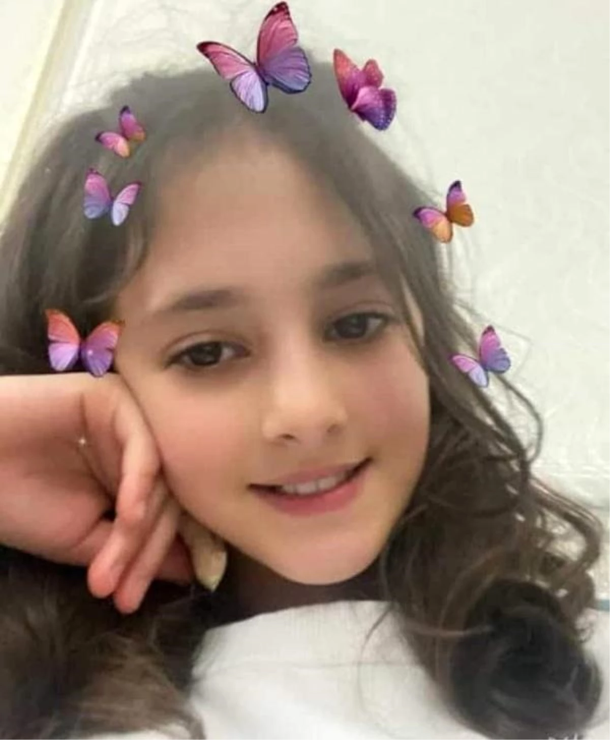 Antalya\'da 13 yaşındaki kız çocuğu çatıdan düşerek hayatını kaybetti