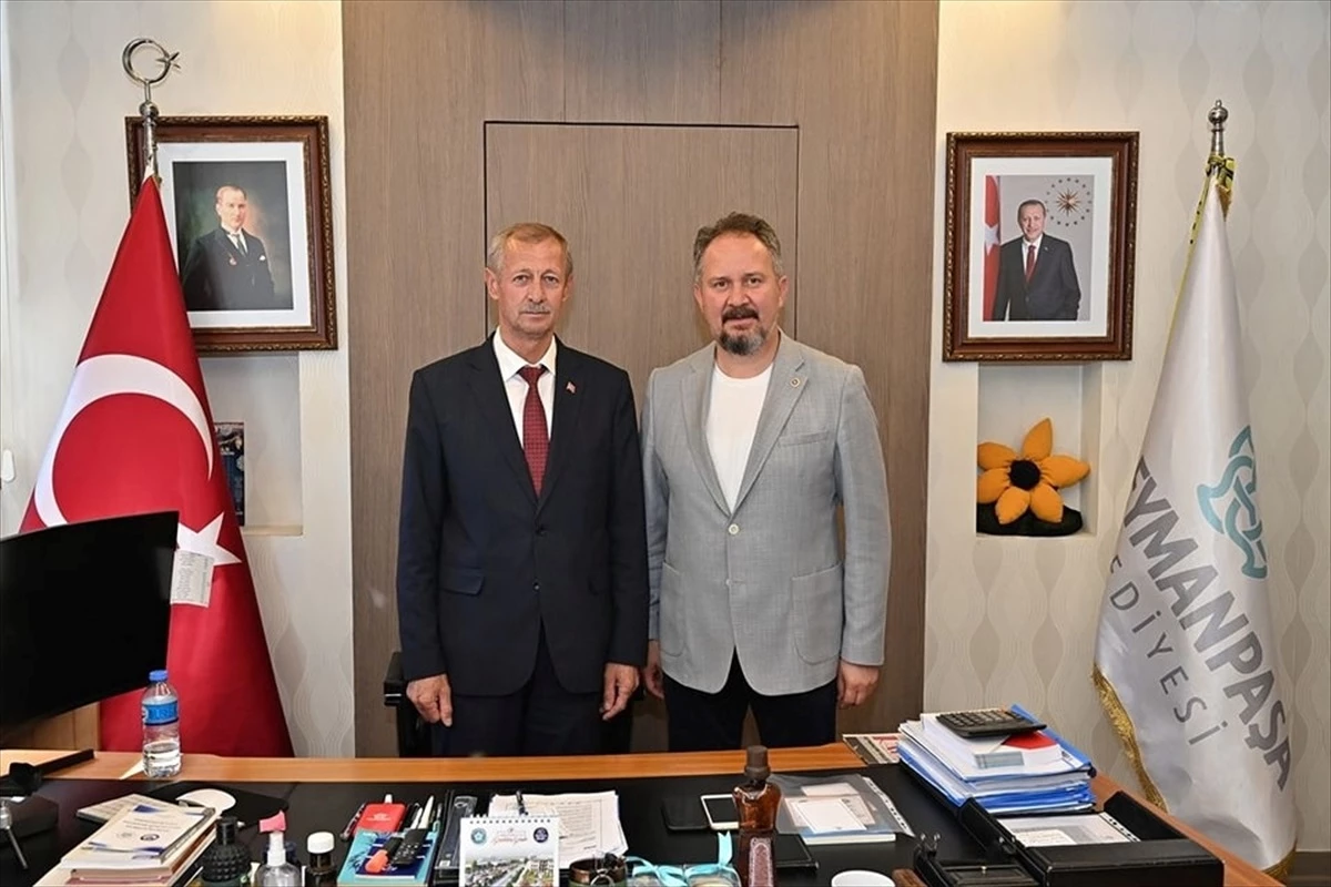 Süleymanpaşa Belediye Başkanı Hüseyin Uzunlar, ilçedeki çalışmaları inceledi