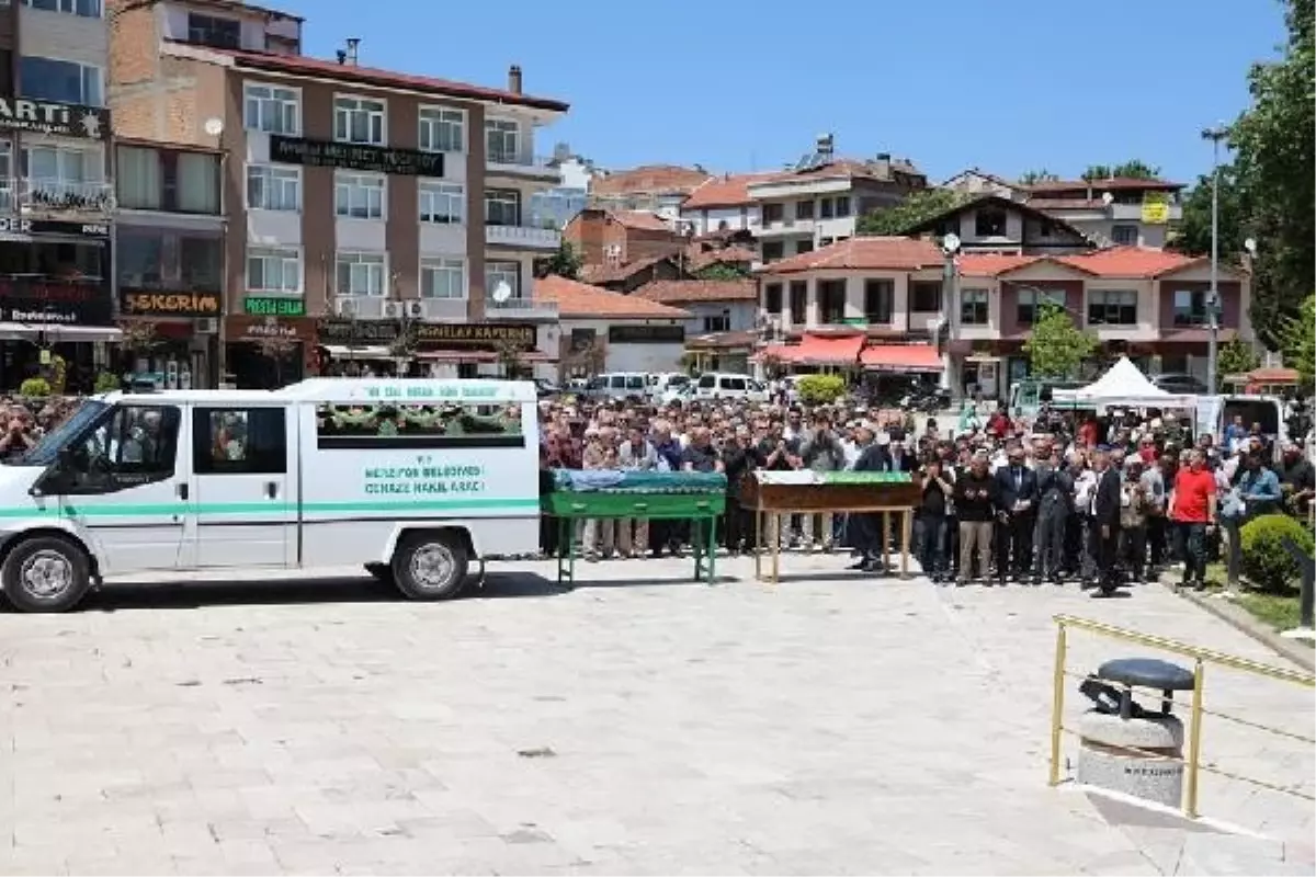 Amasya\'da kaza sonucu hayatını kaybeden aile toprağa verildi