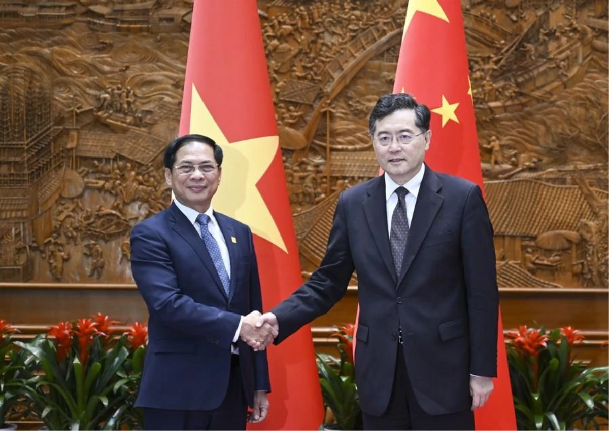 Çin Dışişleri Bakanı, Vietnamlı Mevkidaşıyla Görüştü