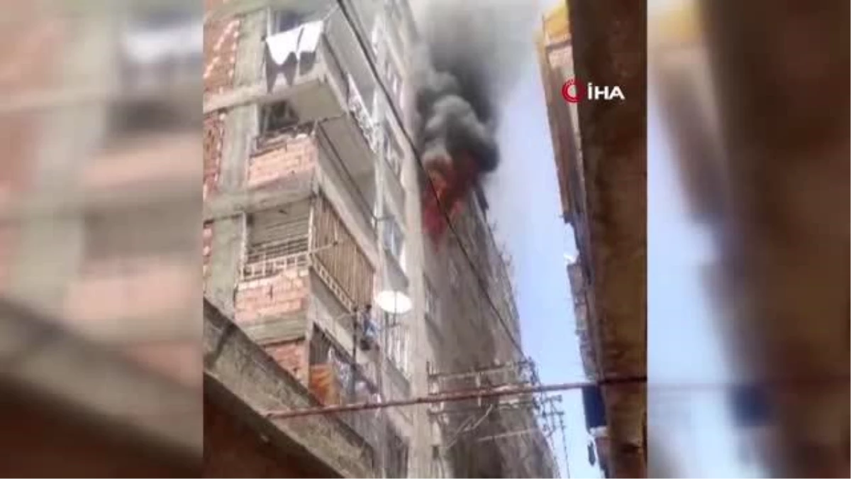 Çakmakla oynayan 4 yaşındaki çocuk evi yaktı: 3 kişi dumandan etkilendi