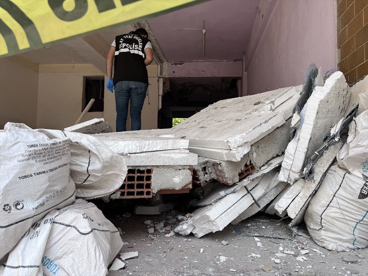 Denizli\'de İş Yerinde Duvar Devrildi: İnşaat Ustası Hastaneye Kaldırıldı