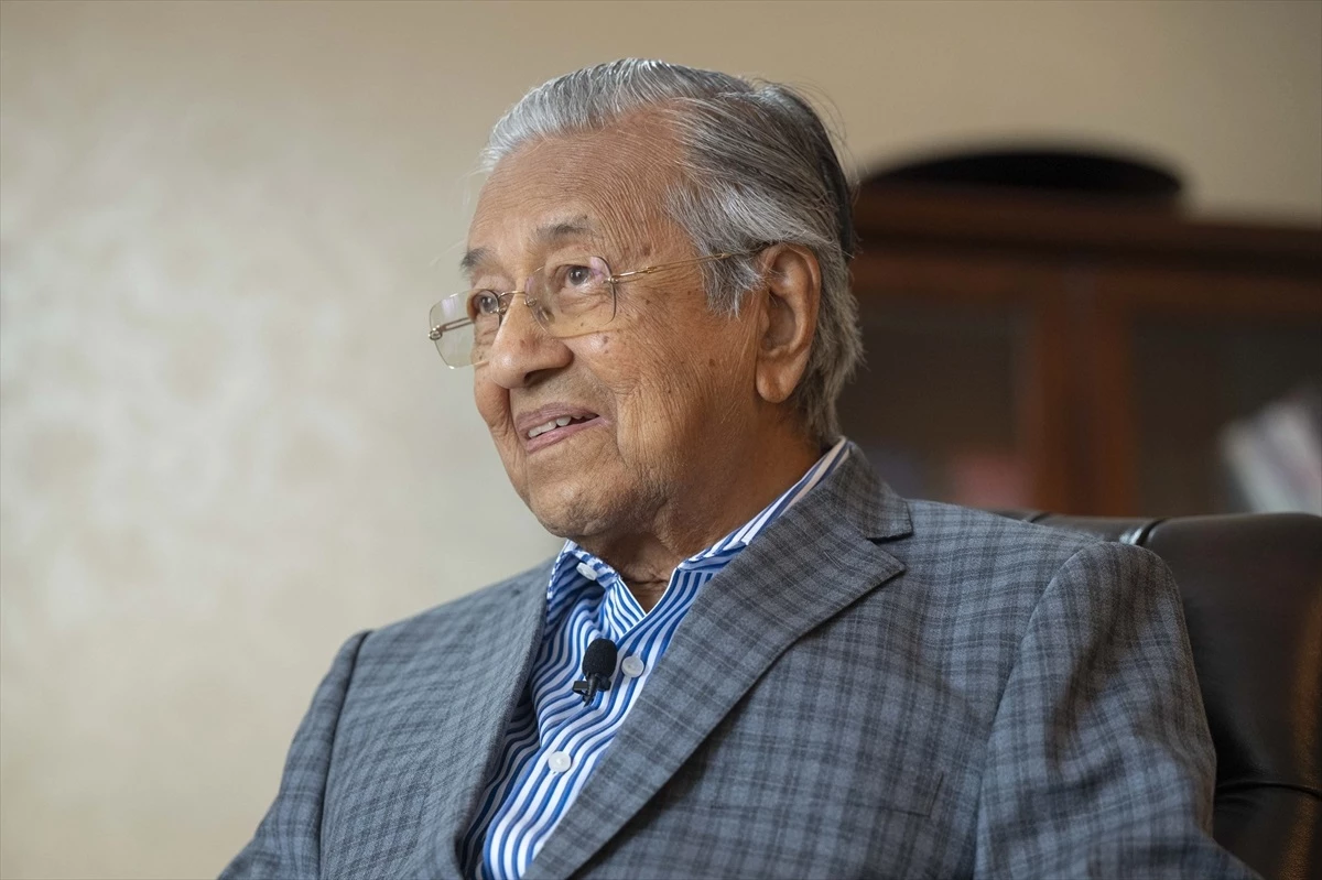 Eski Malezya Başbakanı: D-8\'e güçlü liderlik gerekiyor