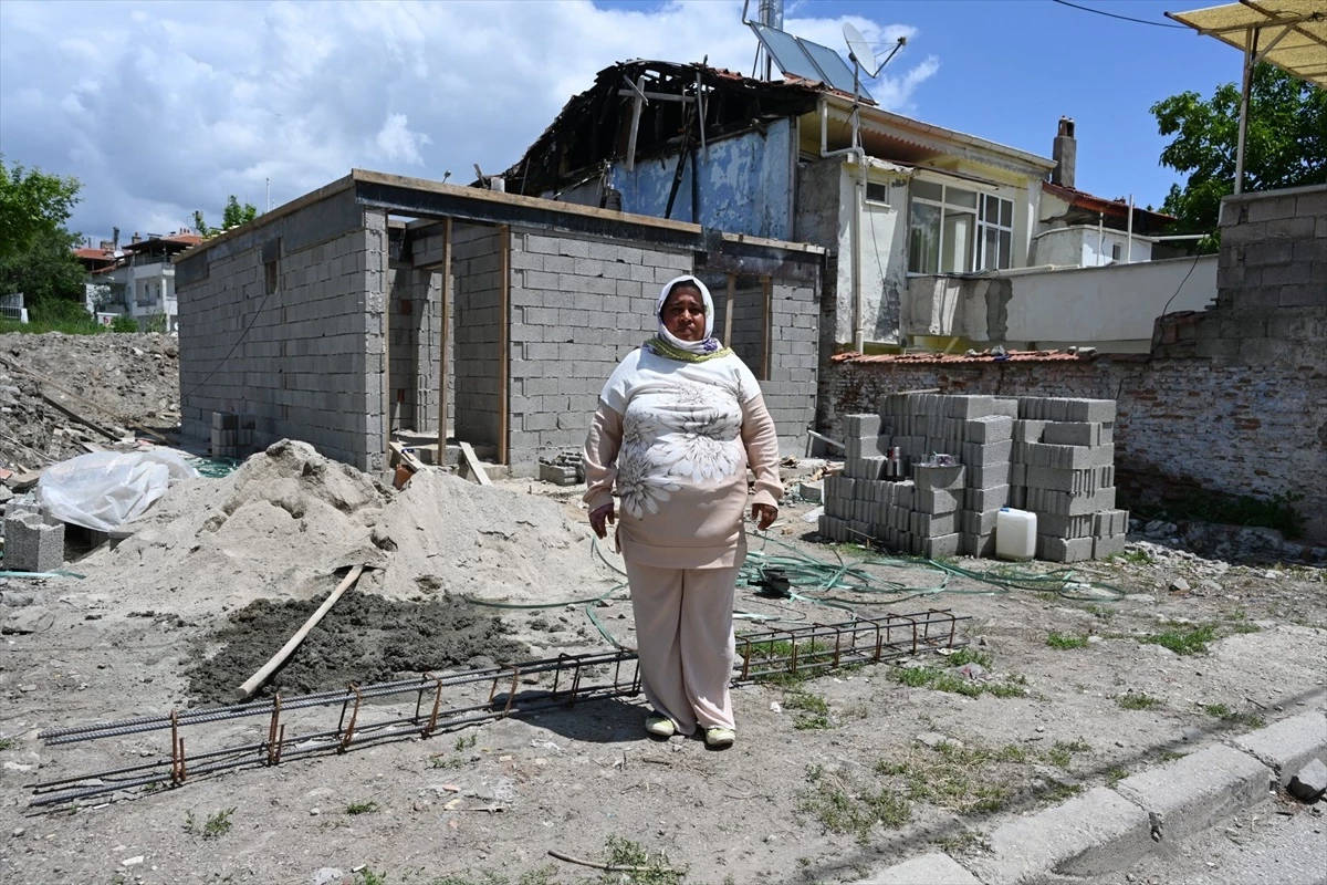 Isparta\'da yangında evi kullanılamaz hale gelen üç çocuk annesi yeni yuvasına kavuşuyor