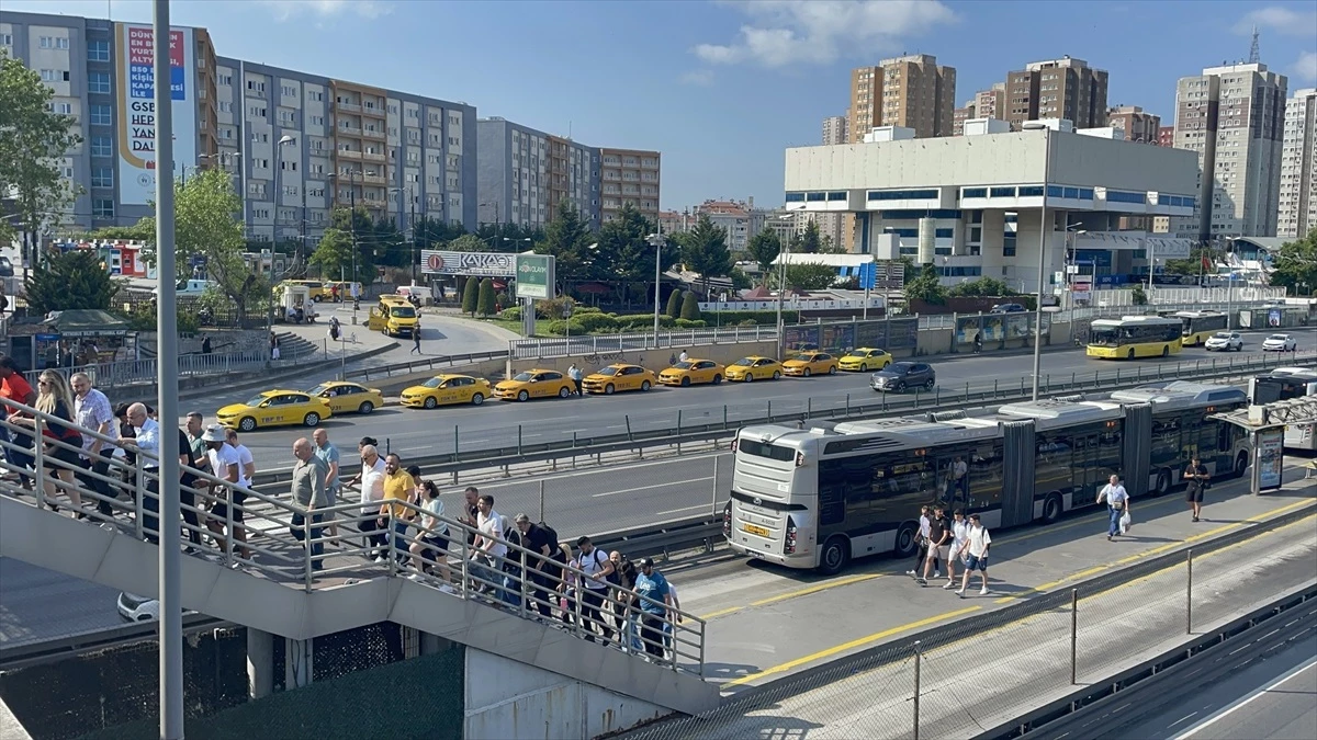 İstanbul\'da Kurban Bayramı öncesi trafik yoğunluğu yüzde 9\'a düştü