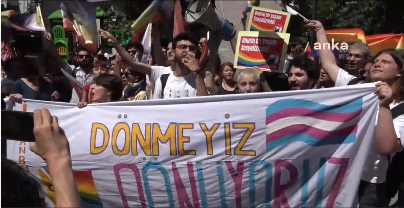 İstanbul\'da LGBTİ+ Onur Yürüyüşüne Polis Müdahalesi: 113 Kişi Gözaltına Alındı