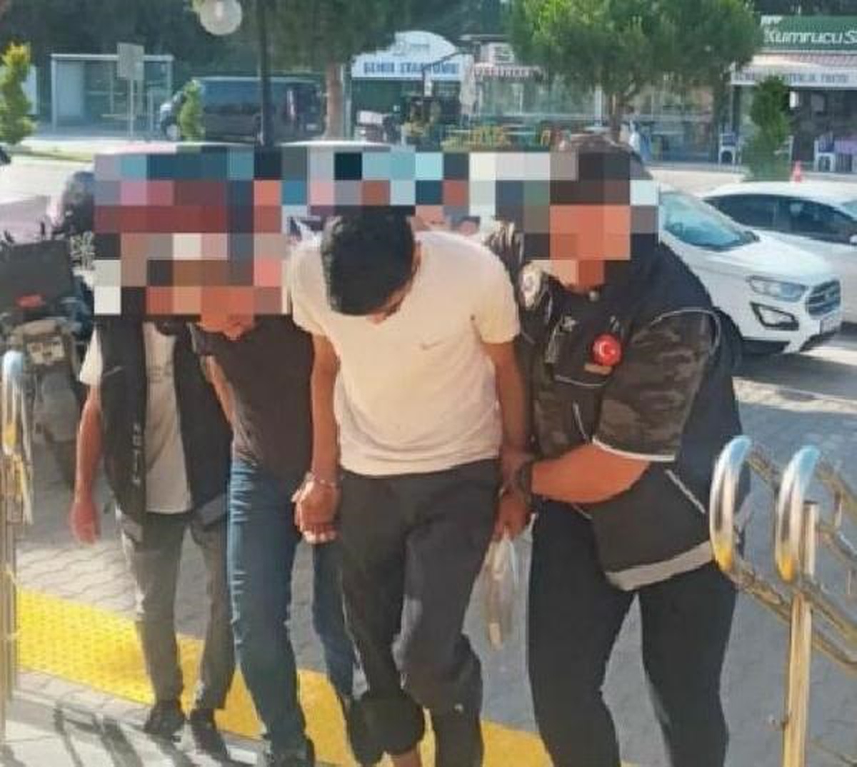 Çeşme\'de Uyuşturucu Operasyonu: 6 Tutuklama