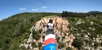 Yamaç Paraşütü Pilotu Hasan Kaval, Kanosuyla Yamaç Paraşütü Yaptı