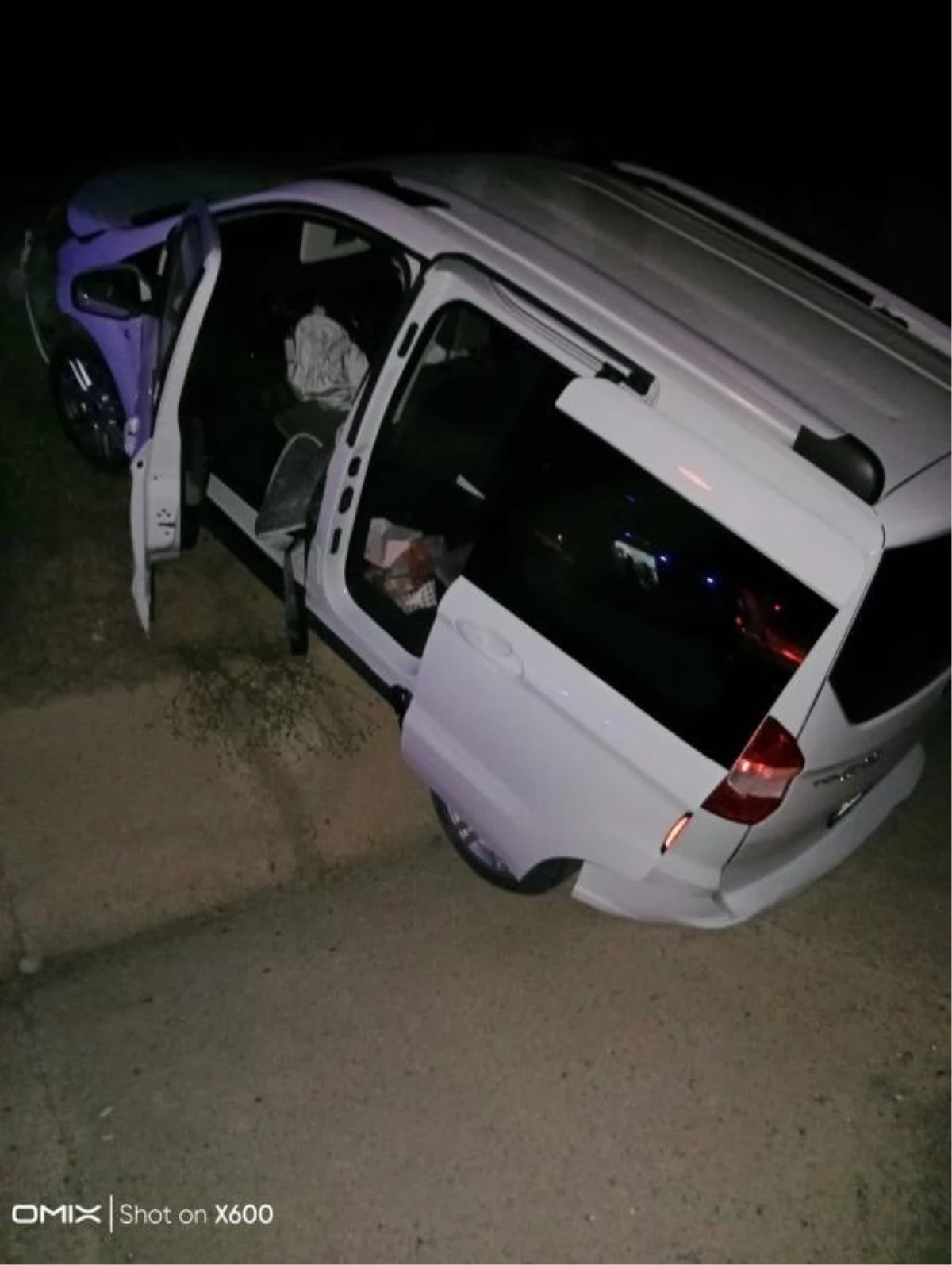 Kırıkkale\'de Otomobil ile Hafif Ticari Araç Çarpıştı: 7 Yaralı