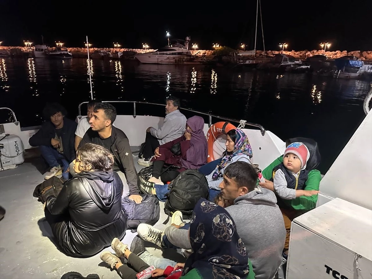 Yunanistan unsurları tarafından Türk kara sularına itilen 99 düzensiz göçmen kurtarıldı