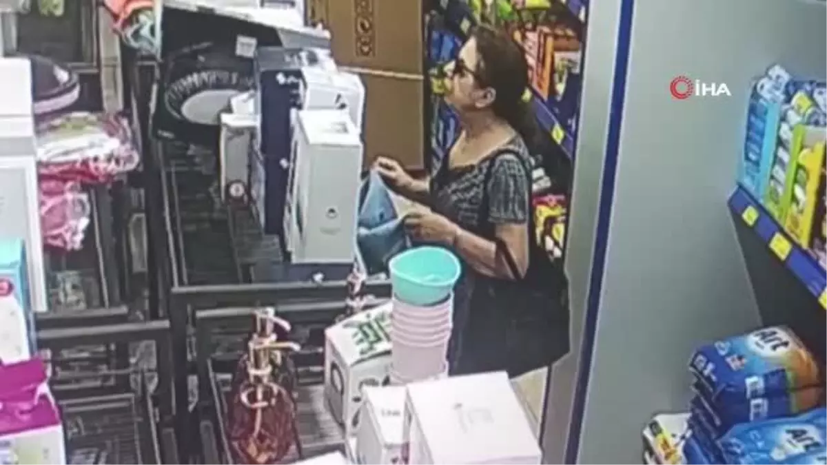 Marketteki Kıyafeti Çalan Kadın Güvenlik Kameralarına Yakalandı