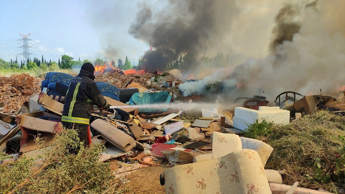 Bursa\'da Otokros Pisti Sahasında Atık Yangını