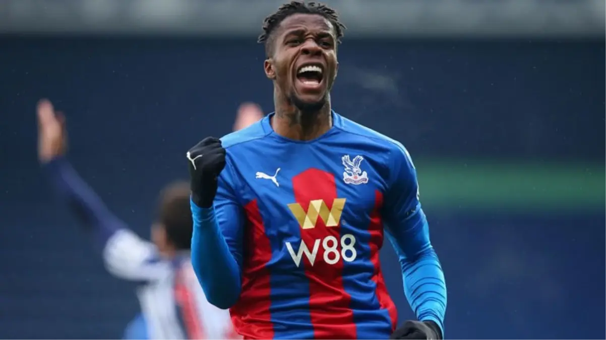 Fenerbahçe Wilfried Zaha\'ya yıllık 6 milyon eurodan fazla teklif etti