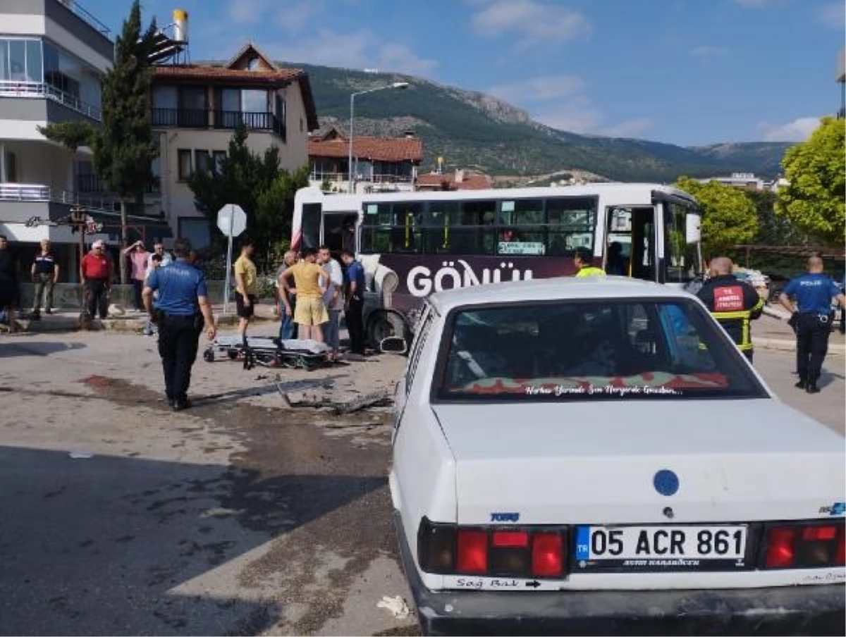 Amasya\'da Kavşakta Kaza: 5 Yaralı