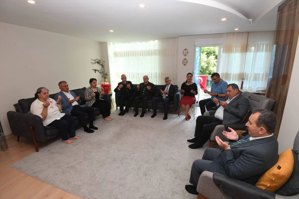 Antalya Valisi Ersin Yazıcı, Şehit Ailelerini Ziyaret Etti