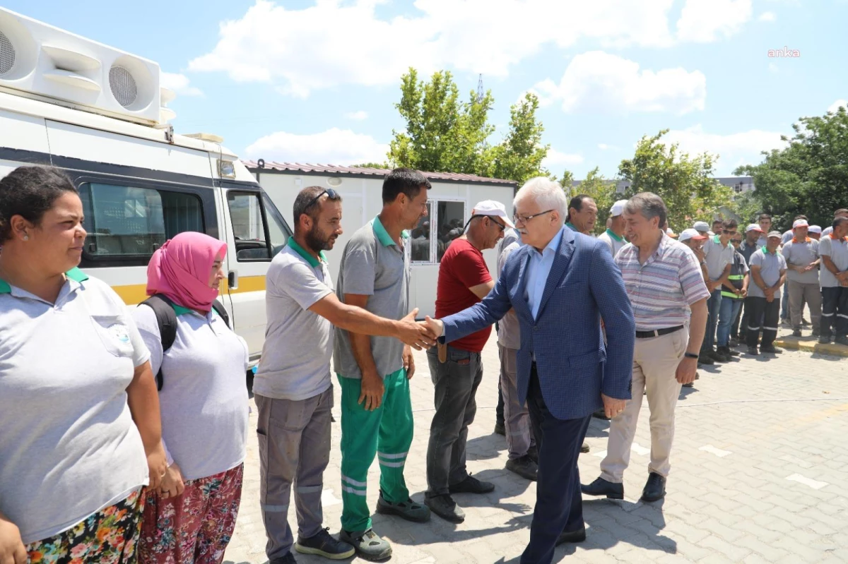 Burhaniye Belediye Başkanı Ali Kemal Deveciler Personelin Kurban Bayramı\'nı Kutladı