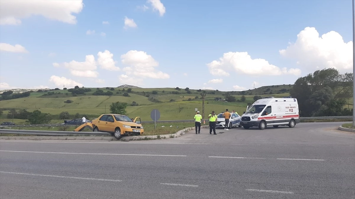 Samsun-Ankara Karayolu\'nda 2 Trafik Kazası: 8 Yaralı