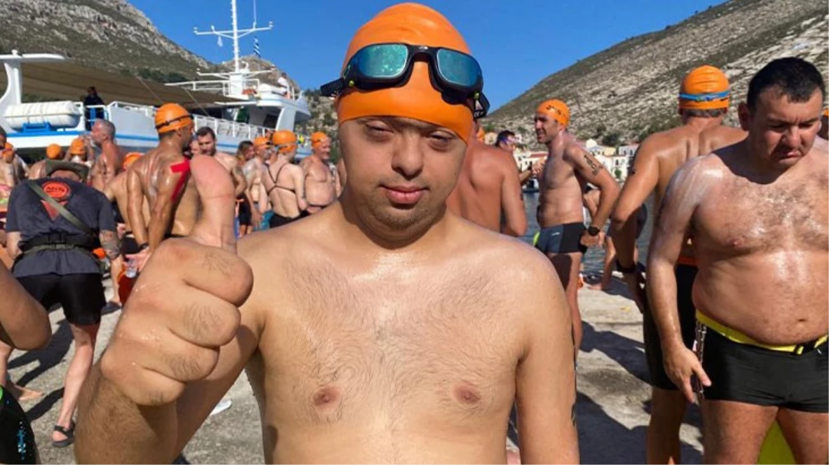 Down sendromlu sporcu Gökhan Kotan, dünyada ilk kez açık suda 7 kilometre yüzerek bir ilki gerçekleştirdi