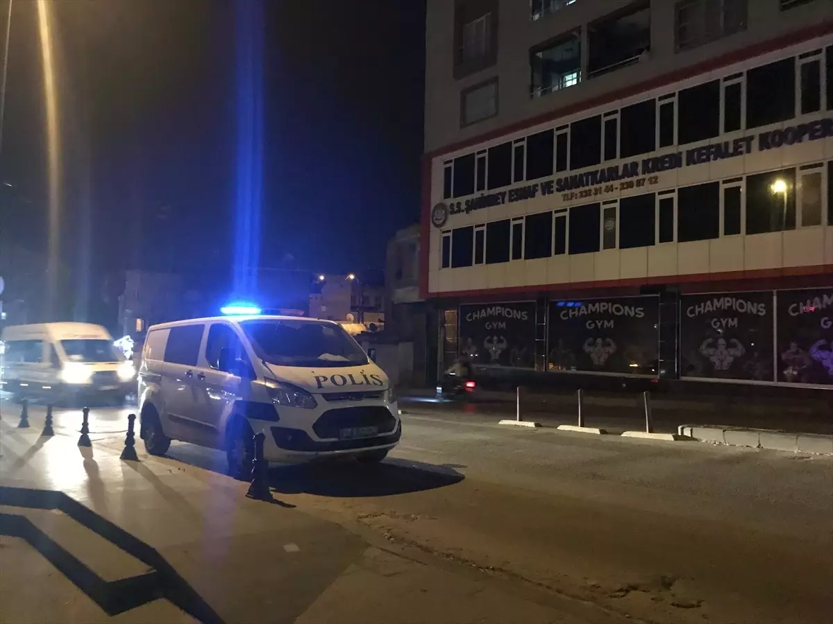 Gaziantep\'te silahlı kavgaya müdahale eden polis memuru yaralandı