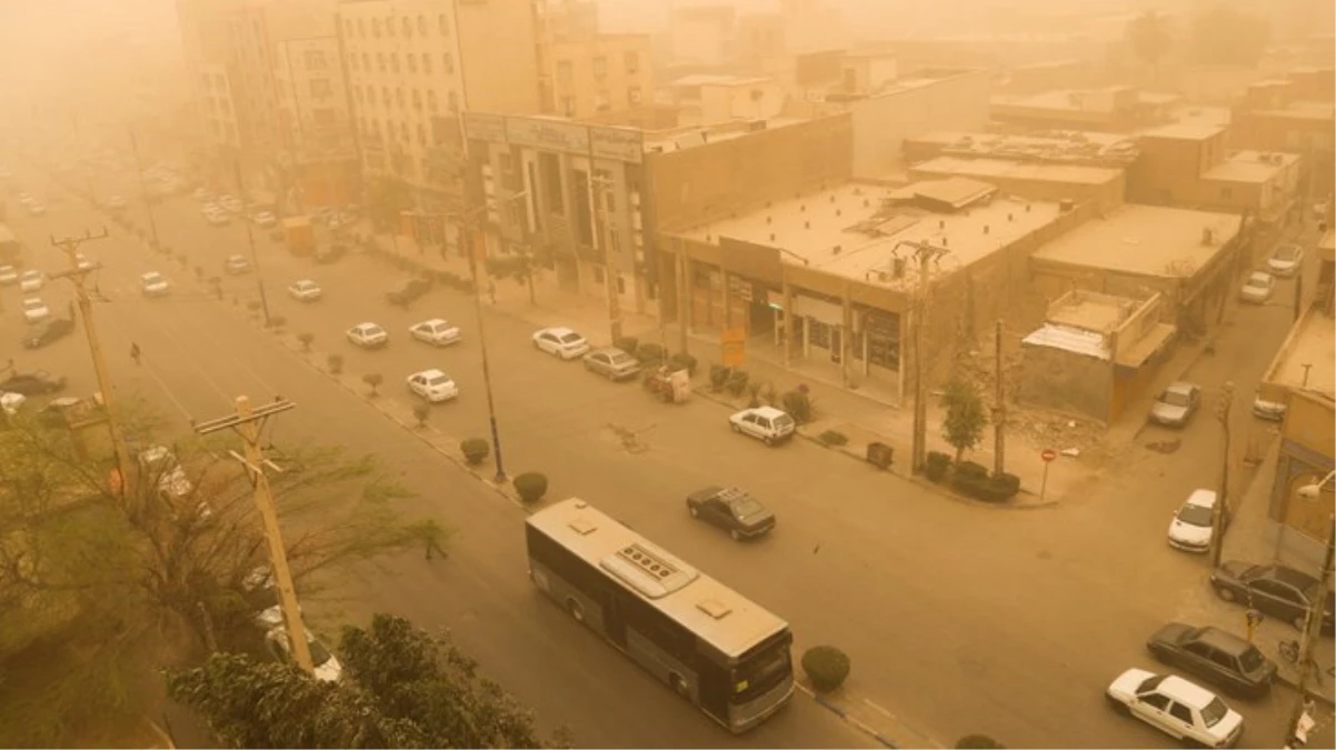 İran\'da toz fırtınası nedeniyle hastaneye kaldırılanların sayısı 764\'e çıktı