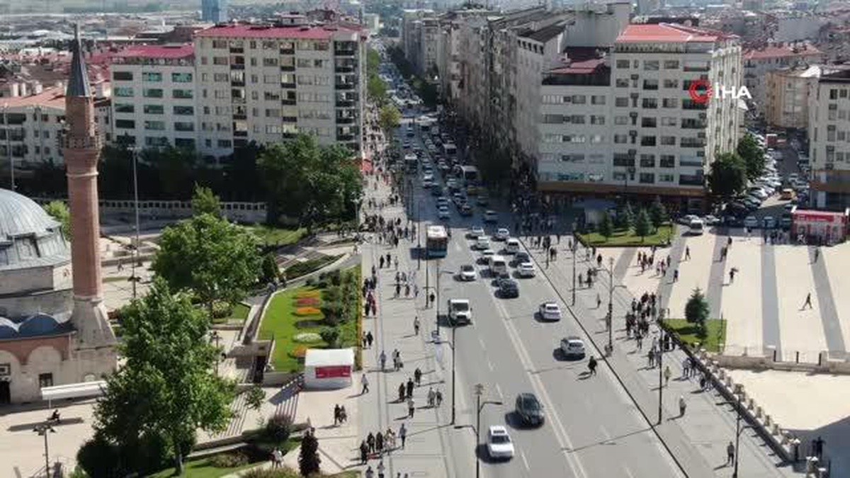 İstanbul boşaldı, Sivas doldu taştı -Sivas\'ta bayram yoğunluğu yaşanıyor
