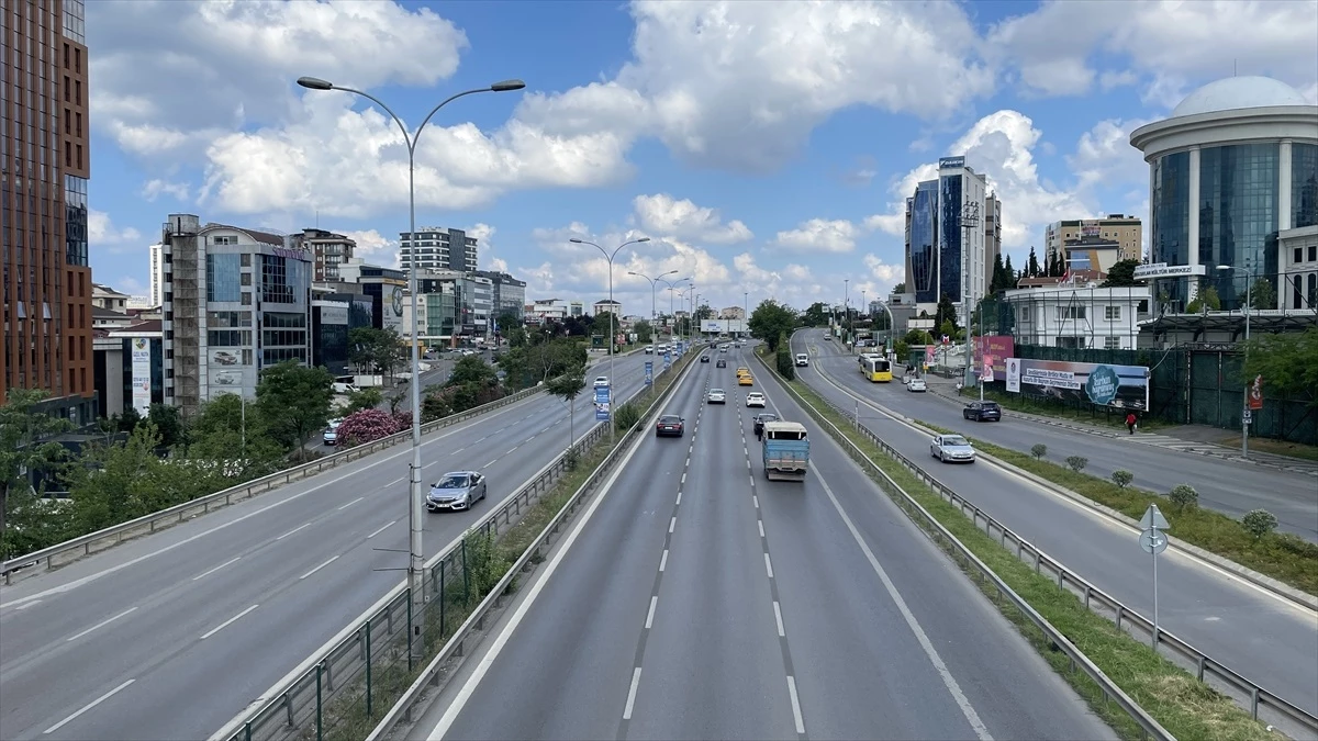 İstanbul\'da Kurban Bayramı arifesinde trafik yoğunluğu yüzde 2\'ye kadar düştü