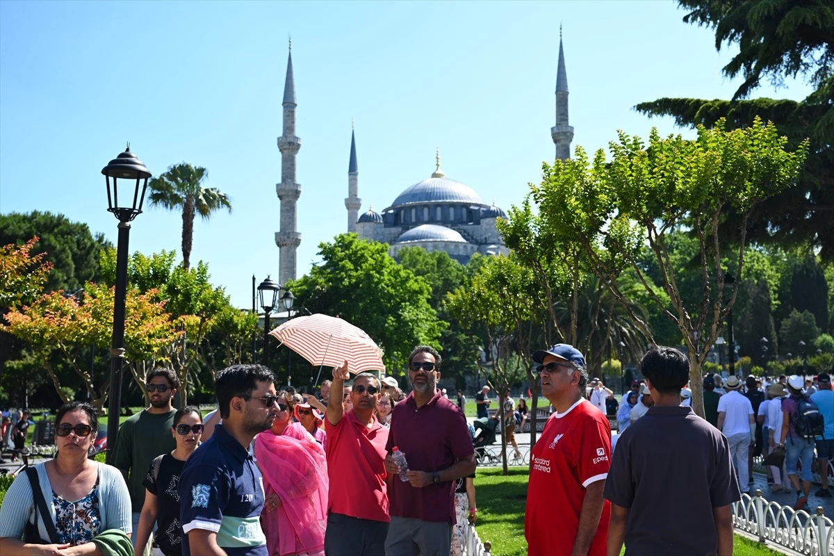 İstanbul\'da arife günü insan ve trafik yoğunluğu azaldı