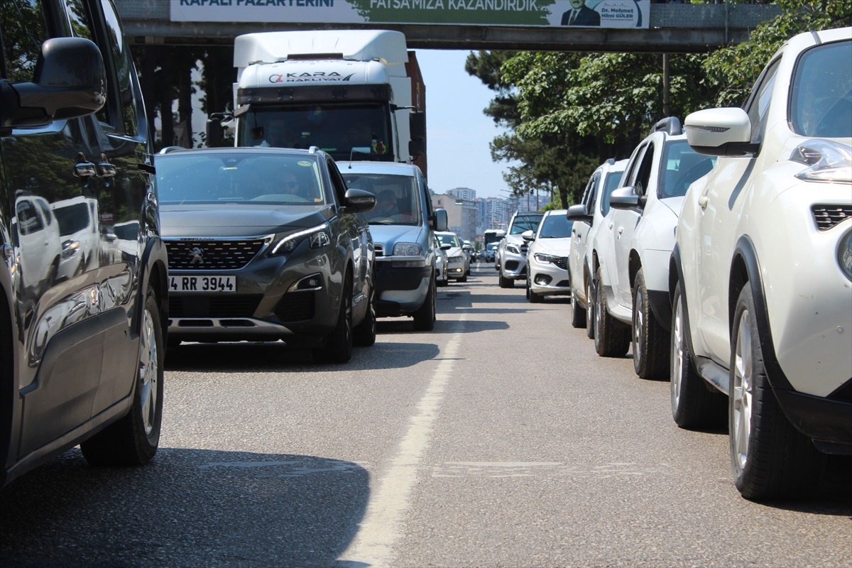 Kurban Bayramı arifesinde Ordu\'da trafik yoğunluğu