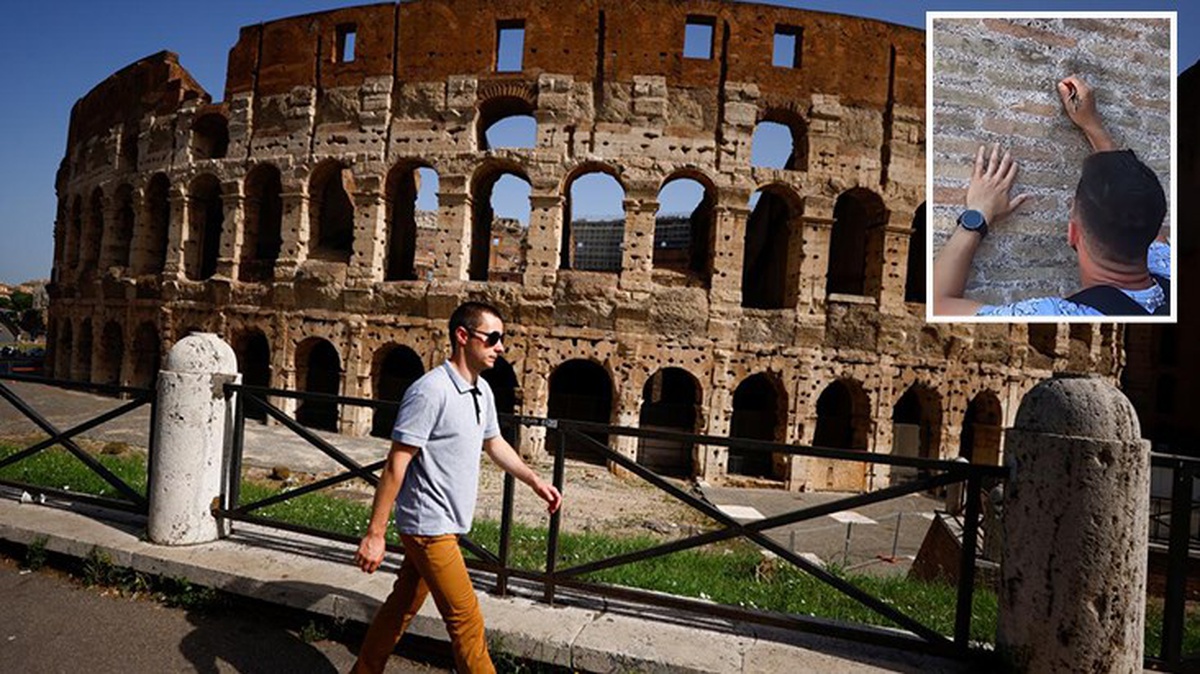 İtalya'da Kolezyum'a adını kazıyan turist aranıyor