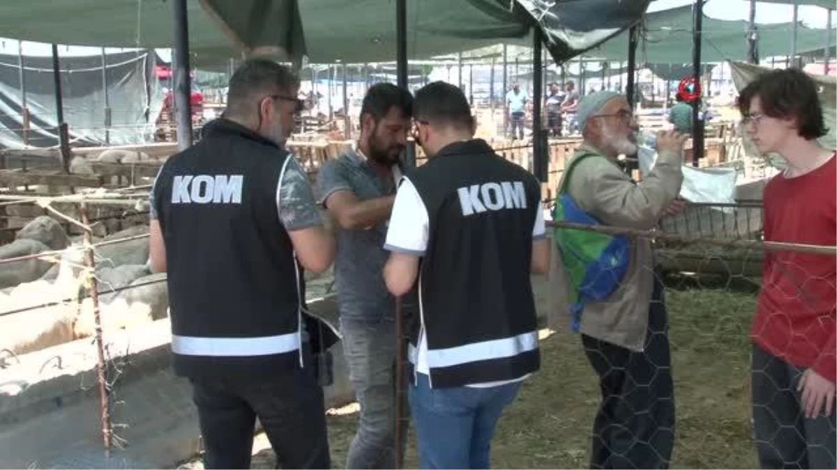 Konya\'da polisten kurban pazarında sahte para uyarısı
