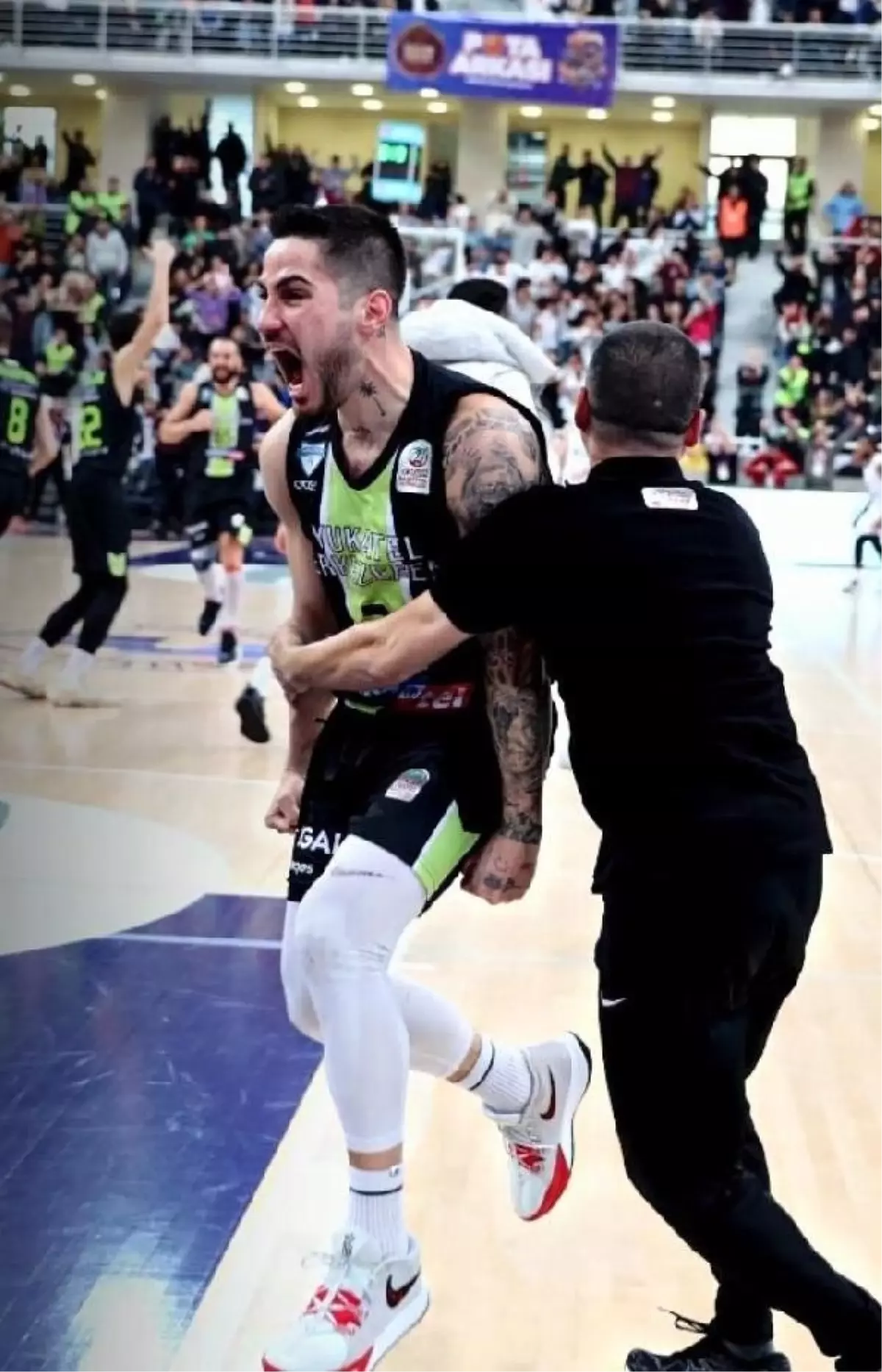 Yukatel Merkezefendi Belediyesi Basket\'te Arca Tülüoğlu ayrıldı