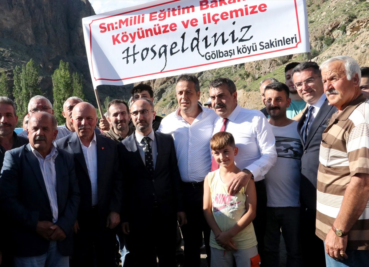 Milli Eğitim Bakanı Yusuf Tekin\'den Çocuk Yetiştirme Çağrısı