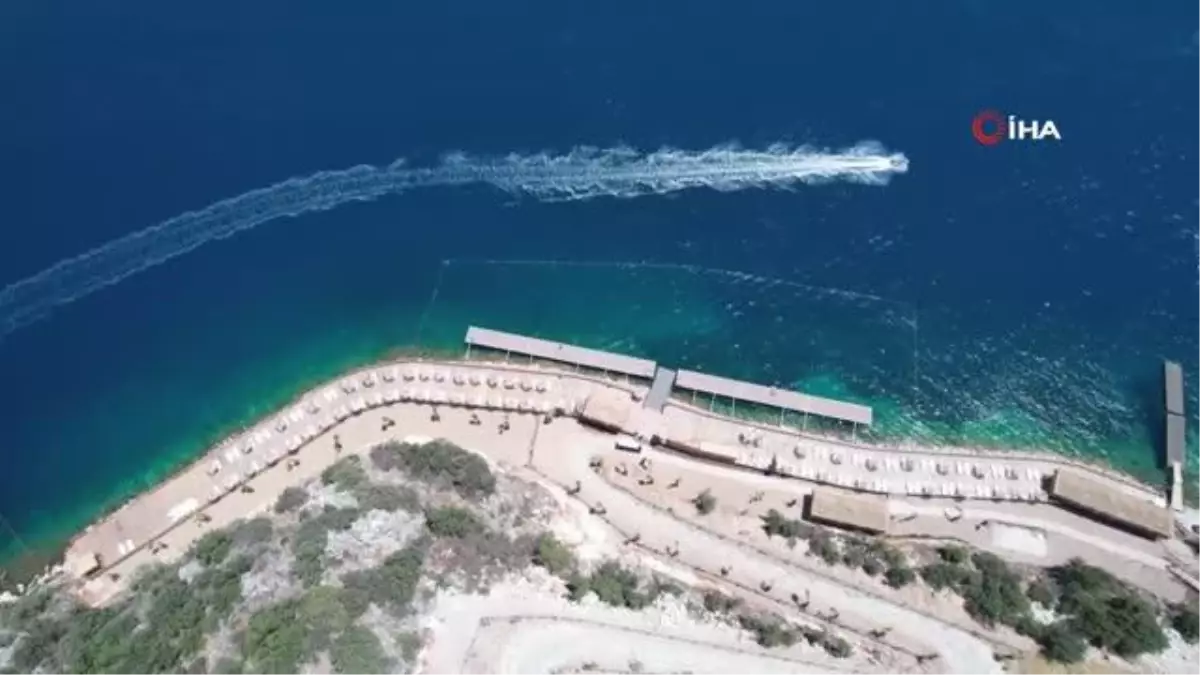 Bakanlık tarafından Bodrum\'un ünlü sahili halk plajına dönüştürüldü