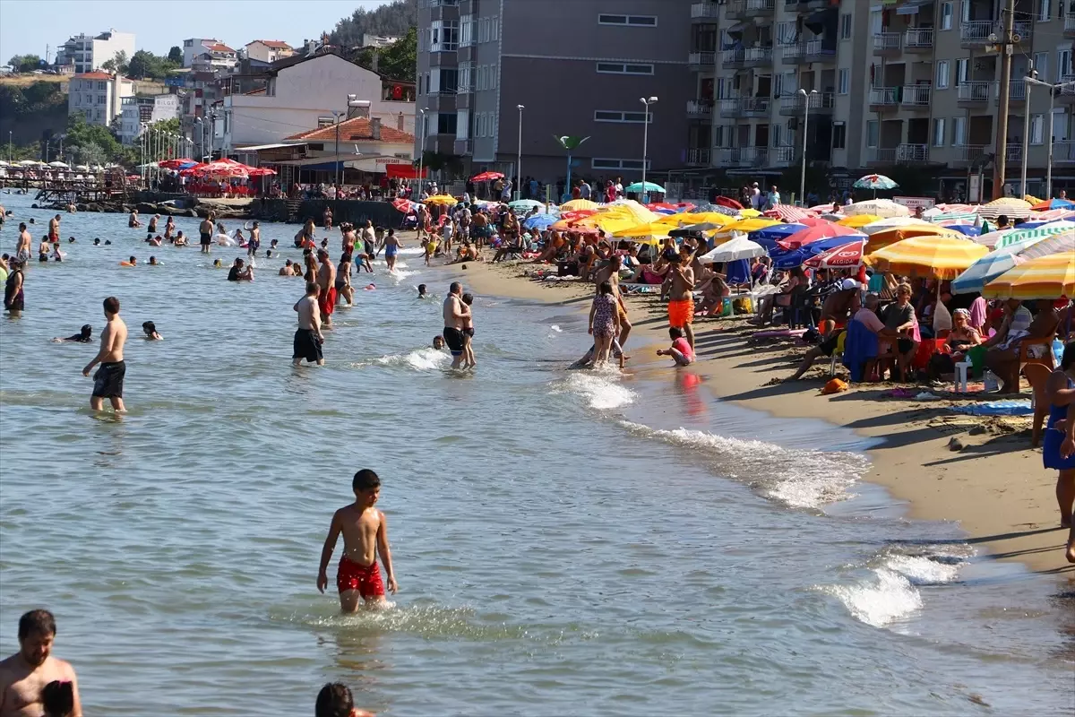 Tekirdağ\'da Tatilciler Sahillere Akın Etti