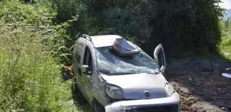 Uşak'ta Hafif Ticari Araç Takla Attı: 2 Ölü, 2 Yaralı