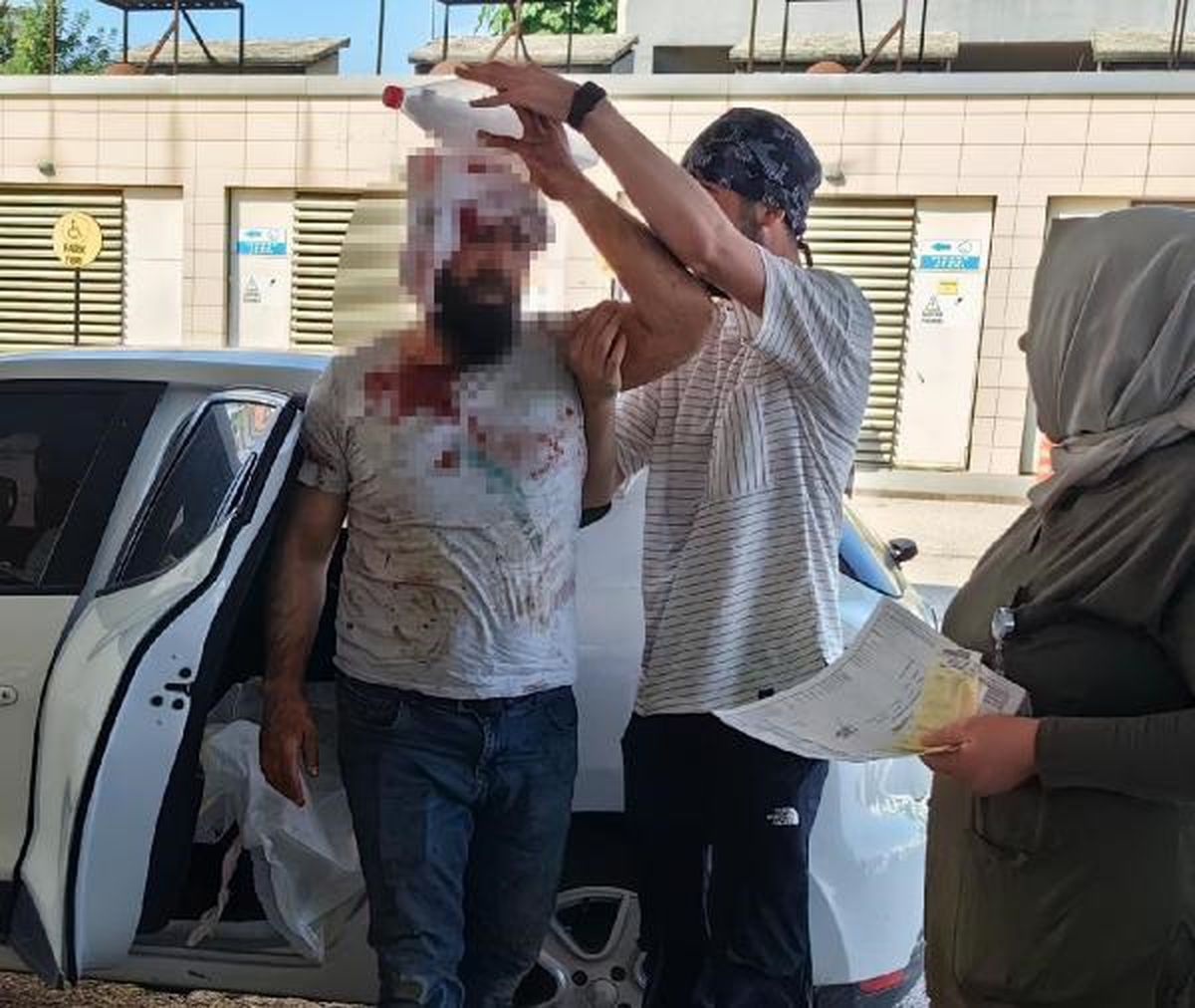 Kurbanlık keserken yaralananlar hastaneye kaldırıldı