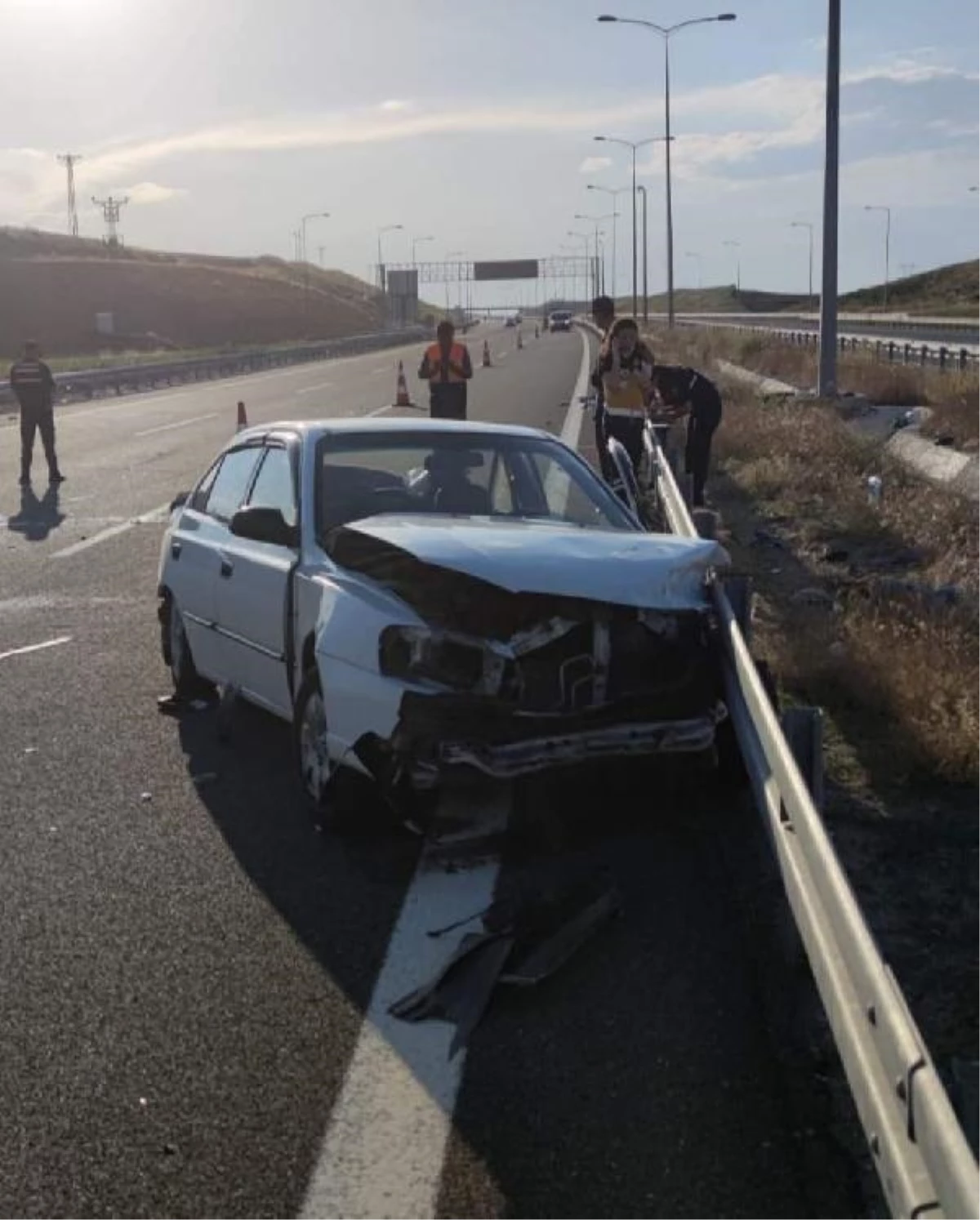 Aksaray\'da Depremzedelerin Bulunduğu Otomobil Kazası: 1 Ölü, 6 Yaralı