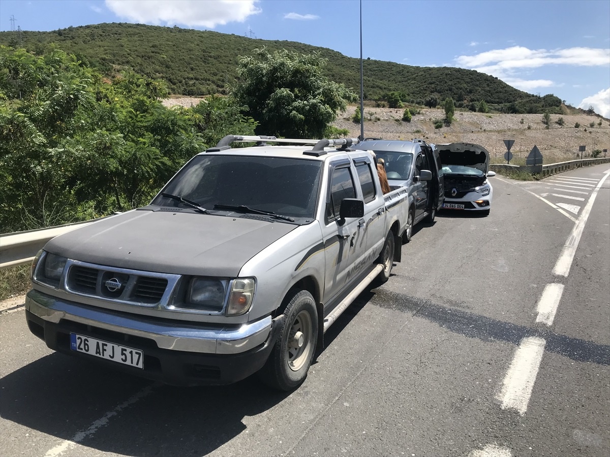 Bilecik\'te Zincirleme Trafik Kazasında 5 Kişi Yaralandı