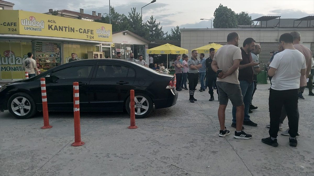 İnegöl\'de silahlı saldırı: Bir kişi ağır yaralandı