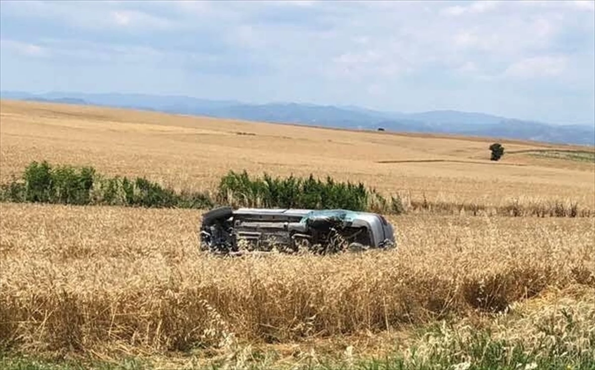 Edirne\'de Otomobil Kazası: 2 Kişi Hayatını Kaybetti