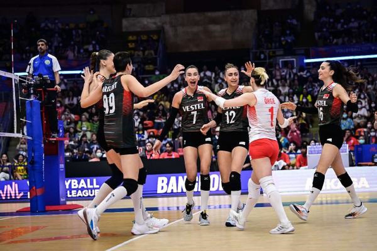 A Milli Kadın Voleybol Takımı, Japonya\'ya 3-2 mağlup oldu