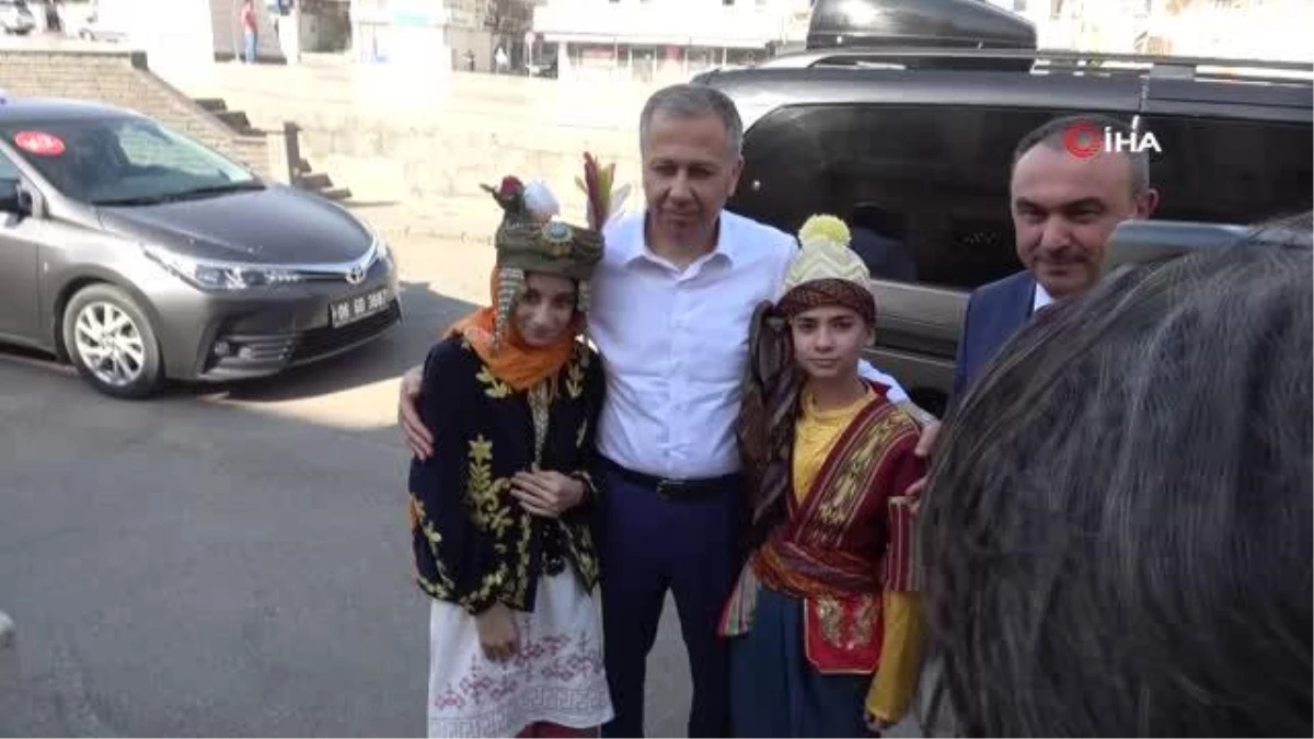 İçişleri Bakanı Ali Yerlikaya Kilis\'te Depremzedelerle Bayramlaştı