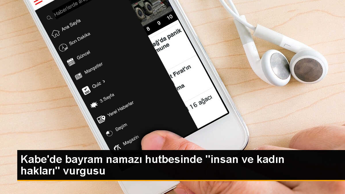 Kabe\'de Okunan Bayram Namazında İnsan ve Kadın Haklarına Vurgu Yapıldı